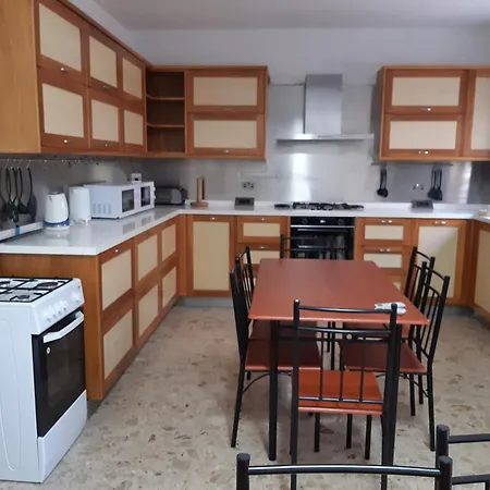 Large Spacious Terraced House On 3 Floors San Pawl il-Baħar