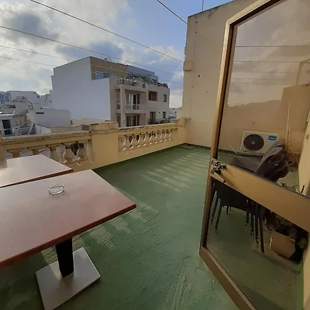 Large Spacious Terraced House On 3 Floors San Pawl il-Baħar